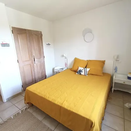 Maison 6 Pers. Avec Jardin, Terrasse, 2 Piscines Et Parking - Alpilles/luberon - Fr-1-658-23